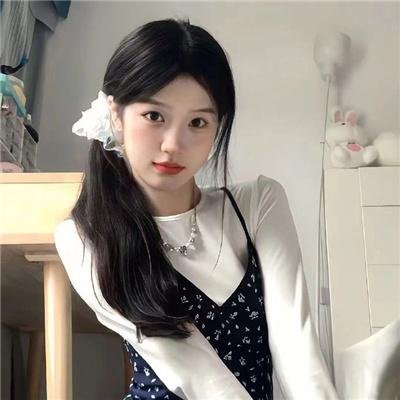 梅与小猫巴士 海报